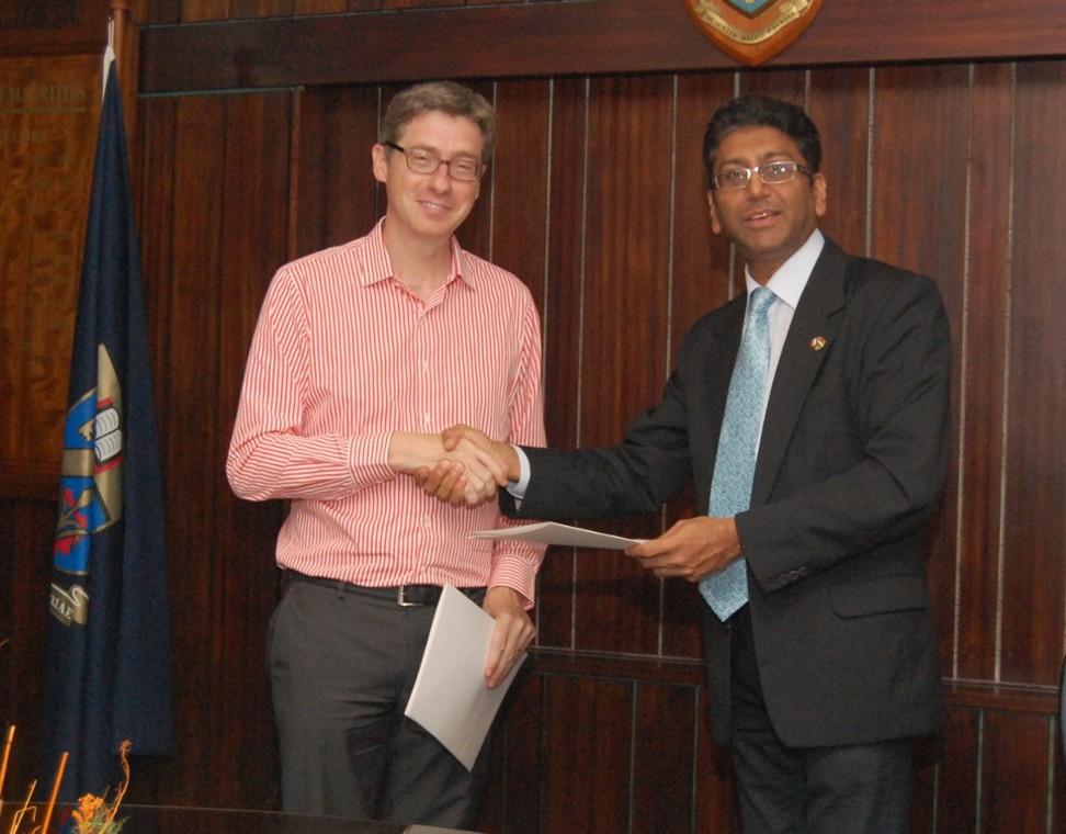 Signature d’un accord cadre de coopération entre l’université Paris Seine et University of Mauritius